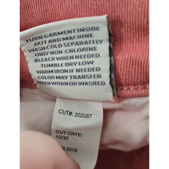 Torrid Jean Shorts Women's 14 Pink Distressed Raw Hem NWT - Picture 6 of 14